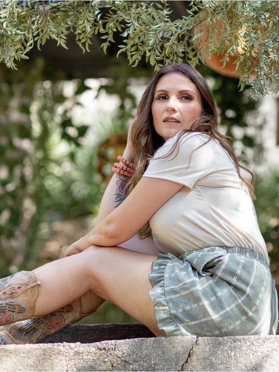 LuLaRoe Pants - LuLaRoe Jude Ruffle Hem Shorts